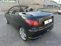 Usata Peugeot 206 CC Quiksilver 109 CV (80 kW) 2006 Nero Cabrio