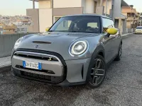 Usado Mini Cooper SE Classic 135 kW (184 CV) 2021 Gris Utilitario