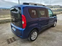 Usata Fiat Doblò Emotion 105 CV (77 kW) 2012 Bluazzurro Monovolume