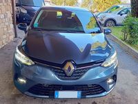 Usata Renault Clio V 101 CV (74 kW) 2020 Gray Berlina