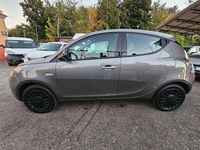 Usata Lancia Ypsilon Silver 69 CV (50 kW) 2022 Grigio Utilitaria