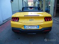 Usata Ford Mustang GT Convertible 449 CV (330 kW) 2024 Yellow splash Cabrio