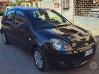 Usata Ford Fiesta 68 CV (50 kW) 2007 Nero Utilitaria