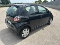 Usata Toyota Aygo Connect Style 68 CV (50 kW) 2011 Nero Utilitaria