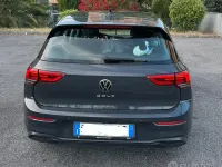 Usata VW Golf VIII Life 131 CV (96 kW) 2020 Grigio Berlina