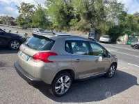 Usata Peugeot 2008 Allure 92 CV (67 kW) 2015 Grigio SUV