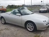 Usata Alfa Romeo Spider 144 CV (105 kW) 1999 Grigio Cabrio