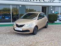 Usata Lancia Ypsilon Gold 69 CV (50 kW) 2018 Oro puro Utilitaria