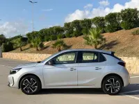Usata Opel Corsa 101 CV (74 kW) 2025 Argento Utilitaria