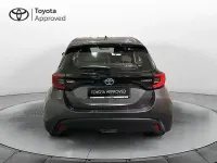 Usata Toyota Yaris Comfort 115 CV (84 kW) 2021 Grigio Utilitaria