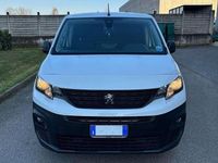 Gebraucht Peugeot Partner 131 PS (96 kW) 2019 Weiß Van / Kleinbus
