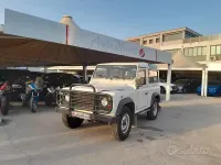 Usata Land Rover Defender 122 CV (89 kW) 1999 Bianco Station wagon