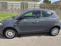 Usata Lancia Ypsilon Silver 95 CV (69 kW) 2016 Grigio Utilitaria