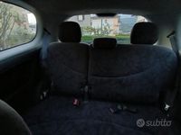 Usata Toyota Yaris 75 CV (55 kW) 2002 Grigio Berlina