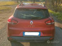 Usata Renault Clio GrandTour 90 CV (66 kW) 2016 Rosso Station wagon