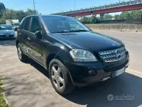 Usata Mercedes ML320 224 CV (164 kW) 2008 Nero SUV