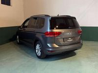 Usata VW Touran Highline 116 CV (85 kW) 2018 Grigio canna di fucile Monovolume