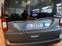 Usata Ford Tourneo 114 CV (83 kW) 2022 Grigio Monovolume
