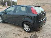 Usata Fiat Grande Punto 75 CV (55 kW) 2011 Bluazzurro Utilitaria
