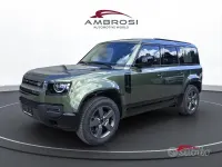 Usata Land Rover Defender SE Dynamic 200 CV (147 kW) 2026 Verde SUV