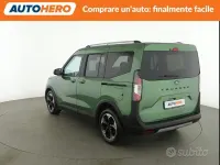Usata Ford Tourneo Courier 125 CV (91 kW) 2025 Verde Monovolume