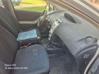 Usata Toyota Yaris Sol 87 CV (63 kW) 2006 Argento Berlina