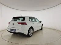 Usata VW Golf VIII Life 115 CV (84 kW) 2023 Pure white Berlina