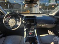 Usata Jaguar XE 180 CV (132 kW) 2015 Grigio Berlina