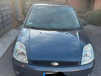 Usata Ford Fiesta Zetec 68 CV (50 kW) 2004 Grigio Utilitaria