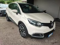 Usata Renault Captur Intens 90 CV (66 kW) 2015 Beige SUV