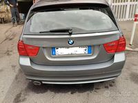Usata BMW 318 143 CV (105 kW) 2012 Grigio Station wagon