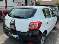 Usata Dacia Sandero Lauréate 72 CV (52 kW) 2013 Bianco Berlina