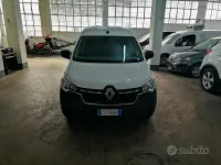 Usado Renault Kangoo 75 CV (55 kW) 2022 Blanco Monovolumen