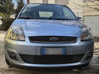 Usata Ford Fiesta Ghia 75 CV (55 kW) 2007 Berlina
