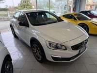 Usata Volvo S60 CC Momentum 150 CV (110 kW) 2017 Bianco Berlina