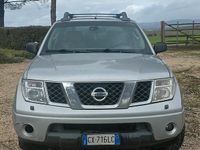 Usata Nissan Navara 174 CV (127 kW) 2005 Grigio Pick-up