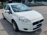 Usata Fiat Grande Punto 77 CV (56 kW) 2013 Bianco Utilitaria