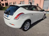 Usata Lancia Delta Gold 120 CV (88 kW) 2014 Bianco Utilitaria