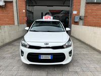 Usado Kia Rio 81 HP (59 kW) 2018 Branco Sedan