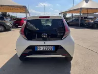 Usata Toyota Aygo X-Black 69 CV (50 kW) 2017 Bianco Utilitaria