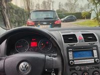 Usata VW Golf V 105 CV (77 kW) 2007 Grigio