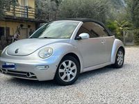 Usata VW New Beetle 102 CV (75 kW) 2003 Argento Utilitaria