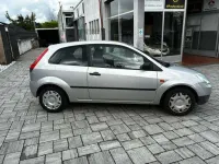 Usado Ford Fiesta Ambiente 75 HP (55 kW) 2005 Prateado Citadino