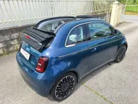 Begagnad Fiat 500e La Prima 86 kW (118 HK) 2021 Grön Cab