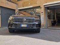 Usata VW Touareg R 340 CV (250 kW) 2024 Nero SUV