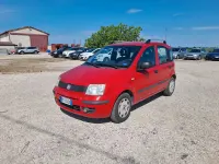 Usata Fiat Panda Lounge 69 CV (50 kW) 2012 Rosso Utilitaria