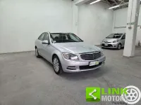 Usata Mercedes C180 Elegance 156 CV (114 kW) 2011 Grigio Berlina