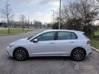 Usata VW Golf VIII Life 116 CV (85 kW) 2022 Grigio Berlina