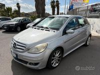 Usata Mercedes B200 Premium 135 CV (99 kW) 2013 Grigio Monovolume