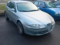 Usata Alfa Romeo 147 116 CV (85 kW) 2003 Grigio Utilitaria